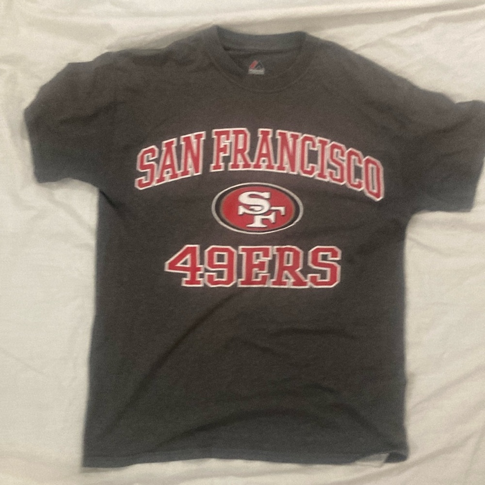 Men’s Sam Francisco 49ers T-Shirt Medium.  Used.